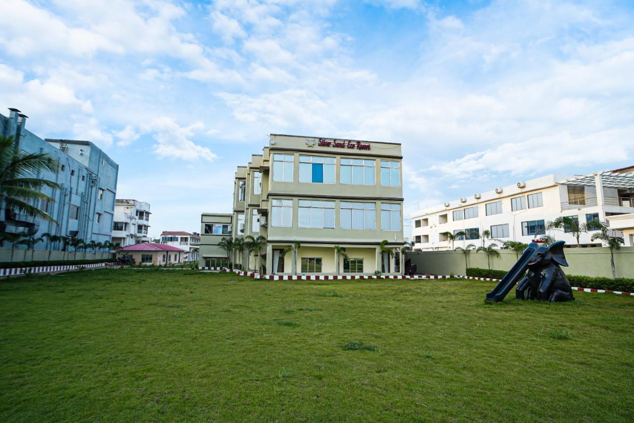 Silver Sand Eco Resort !! Beachfront !! With Biggest Pool And Huge Open Area !! Ideal For Weddings !! Couple Friendly !! Mandarmani Bagian luar foto