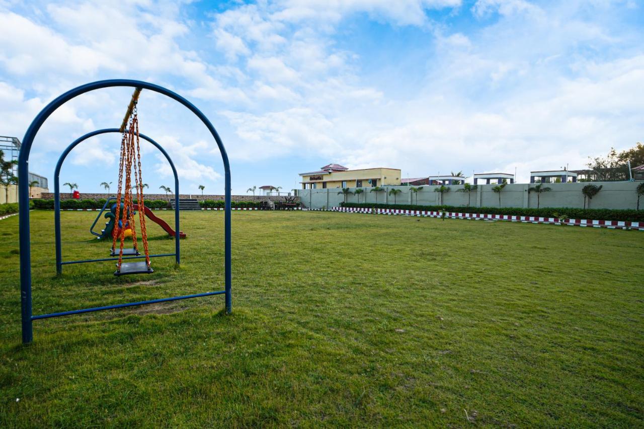 Silver Sand Eco Resort !! Beachfront !! With Biggest Pool And Huge Open Area !! Ideal For Weddings !! Couple Friendly !! Mandarmani Bagian luar foto