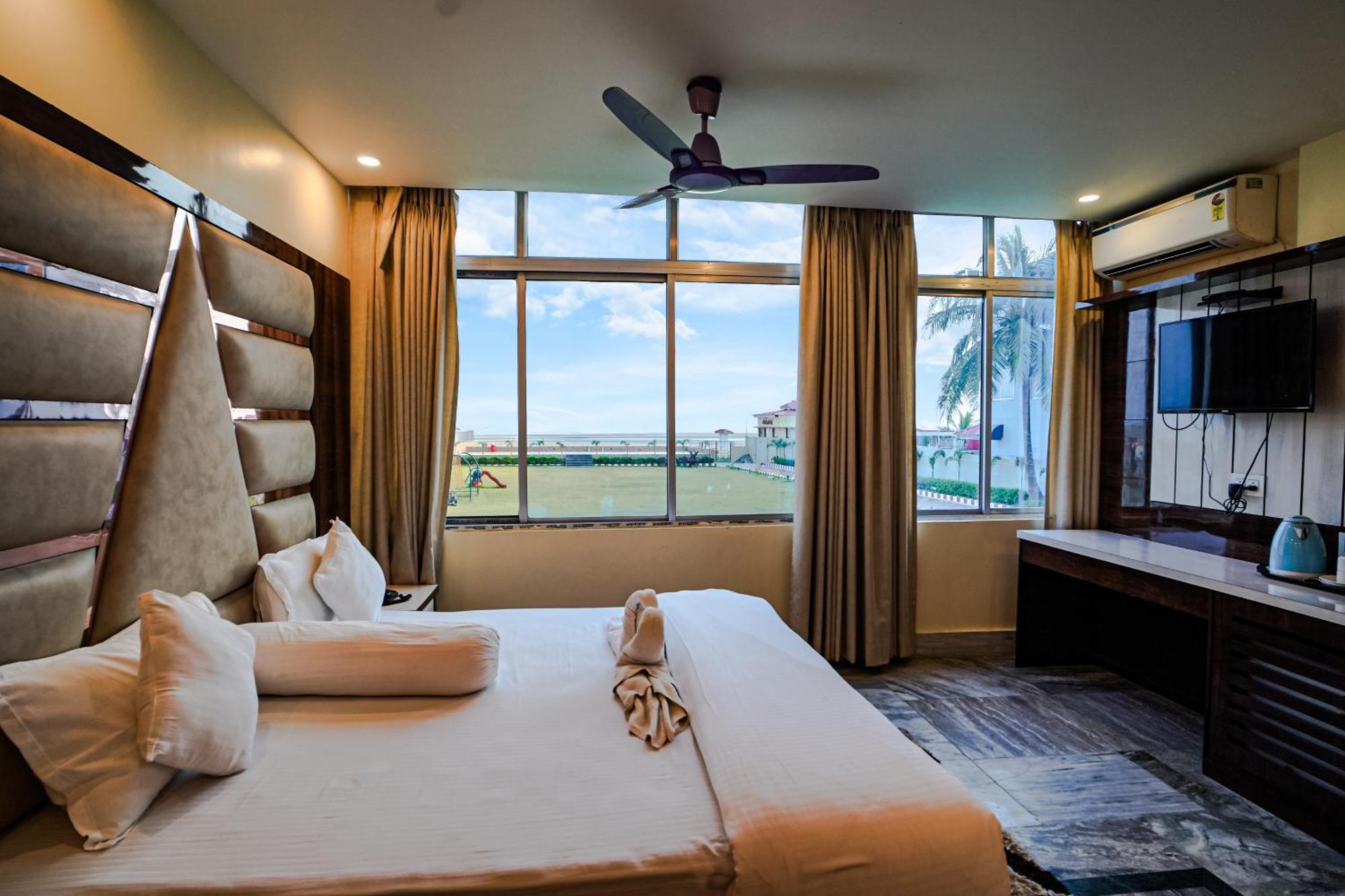 Silver Sand Eco Resort !! Beachfront !! With Biggest Pool And Huge Open Area !! Ideal For Weddings !! Couple Friendly !! Mandarmani Bagian luar foto